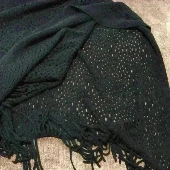 NWT Arianna by Howard’s Black Two Pattern Knit Poncho - Picture 7 of 10
